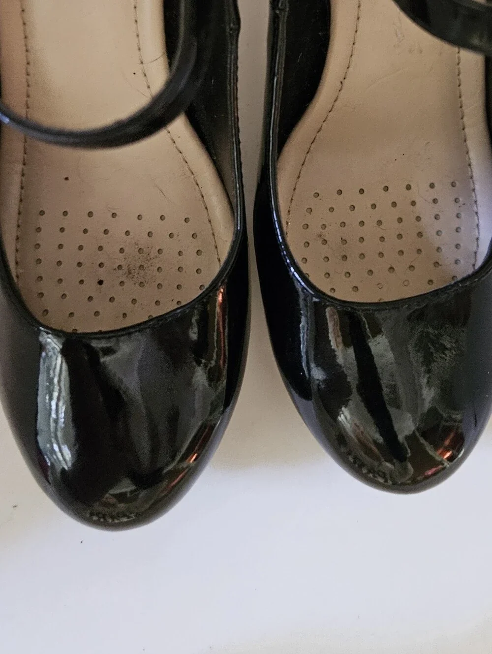 BLACK PATENT LEATHER BABY DOLL HEELS
